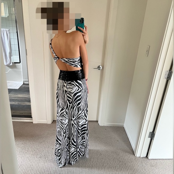 Gorgeous One Shoulder Zebra Print Black and White Sequin Dress / Gown - Picture 5 of 7